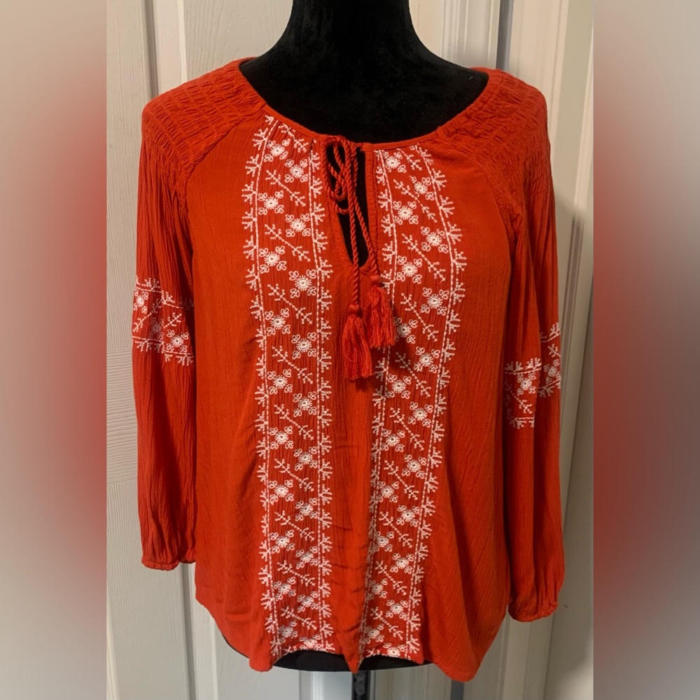 American Eagle Ladies Tassel Tie Shirt